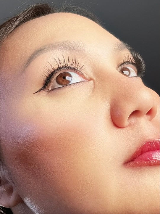 woman wearing simple strip lashes